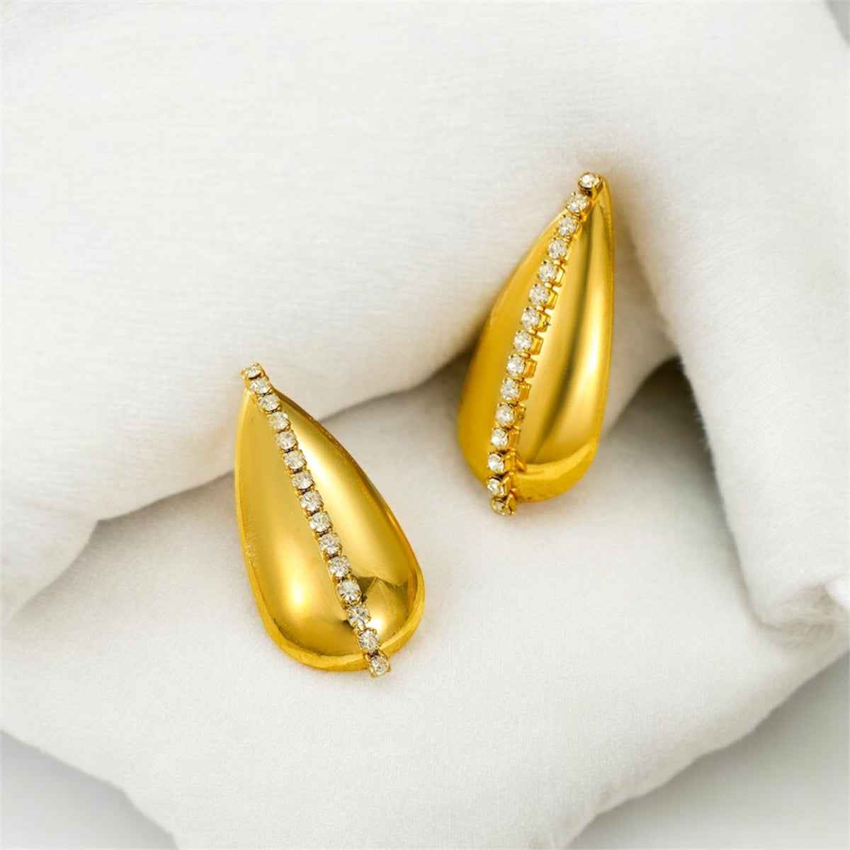 Tear Drop Earrings - Elegant and Timeless Jewelry for Every Occasion