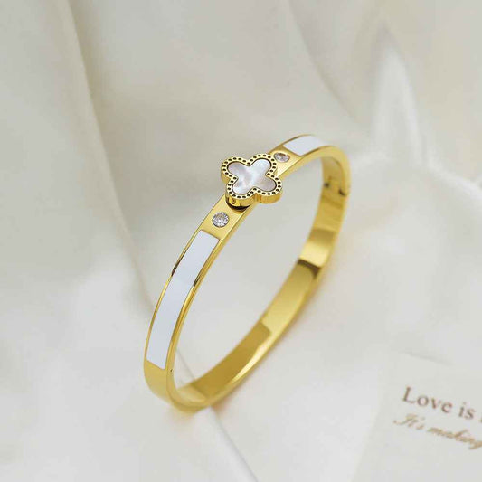 Lili Clover Bangle - Elegant and Stylish Accessory for Any Occasion