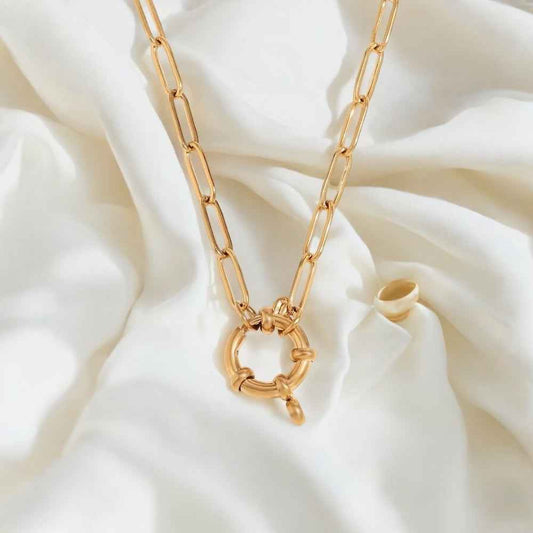 Clarina Elegant Necklace - Timeless Beauty for Every Occasion