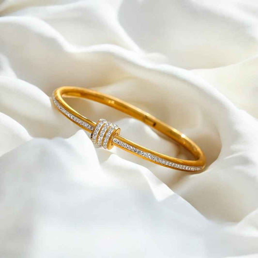 ELIE BANGLE - Elegant Elizabeth Bangle for Timeless Style
