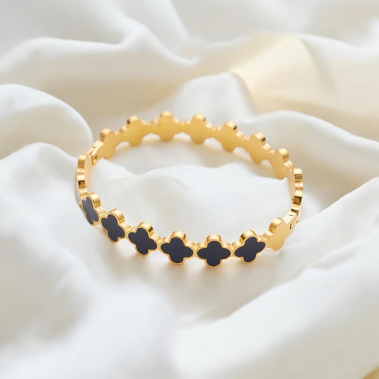 BRACELET NOIR CÉLÈBRE