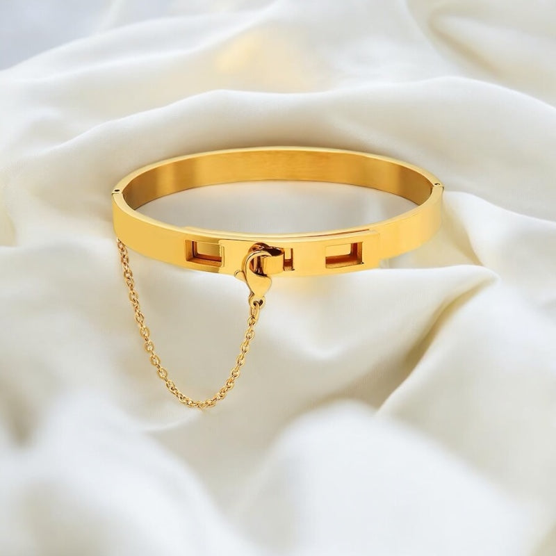 SHINY GOLD BANGLE