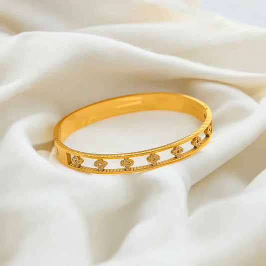 NILI CLOVER BANGLE