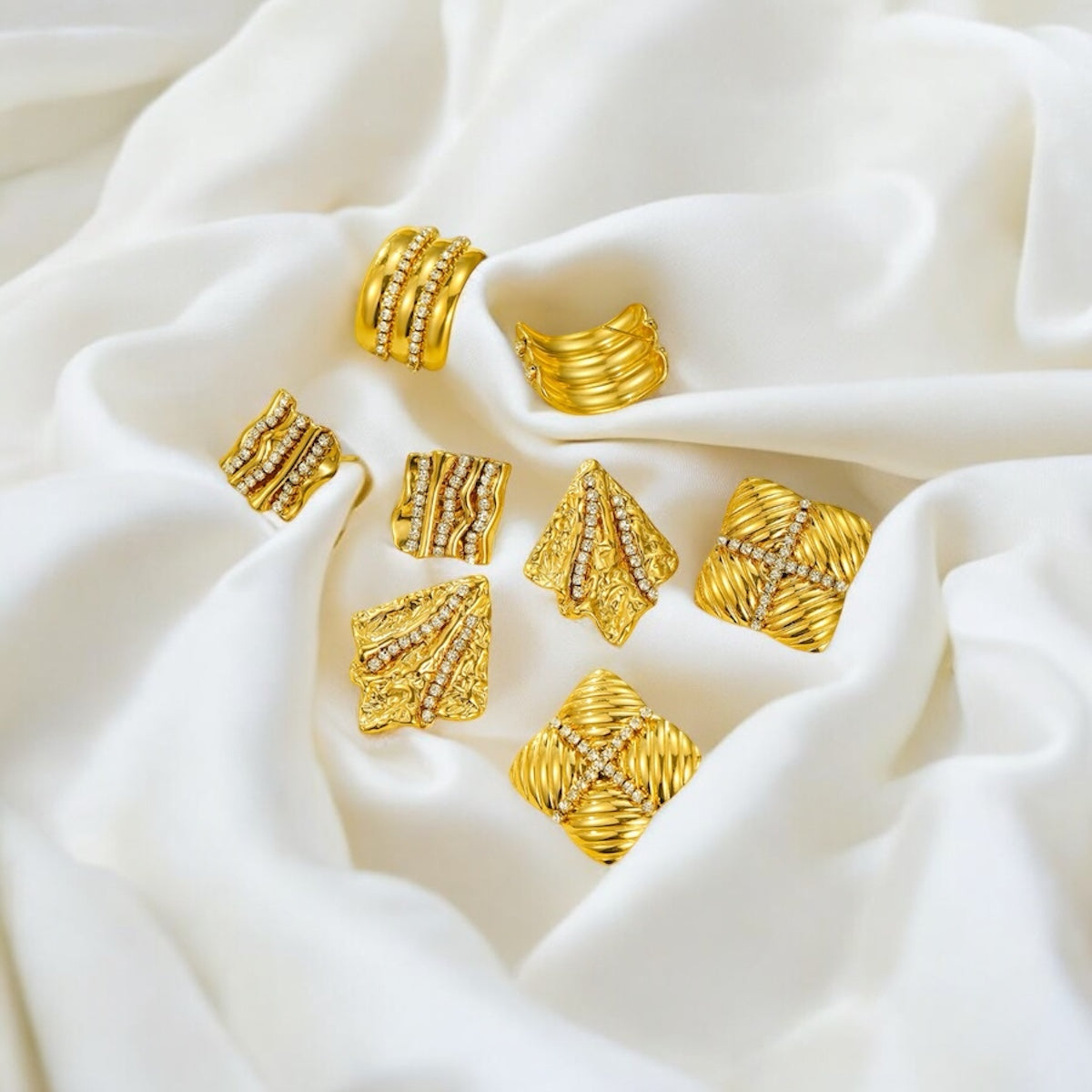 BOUCLES D'OREILLES 2024