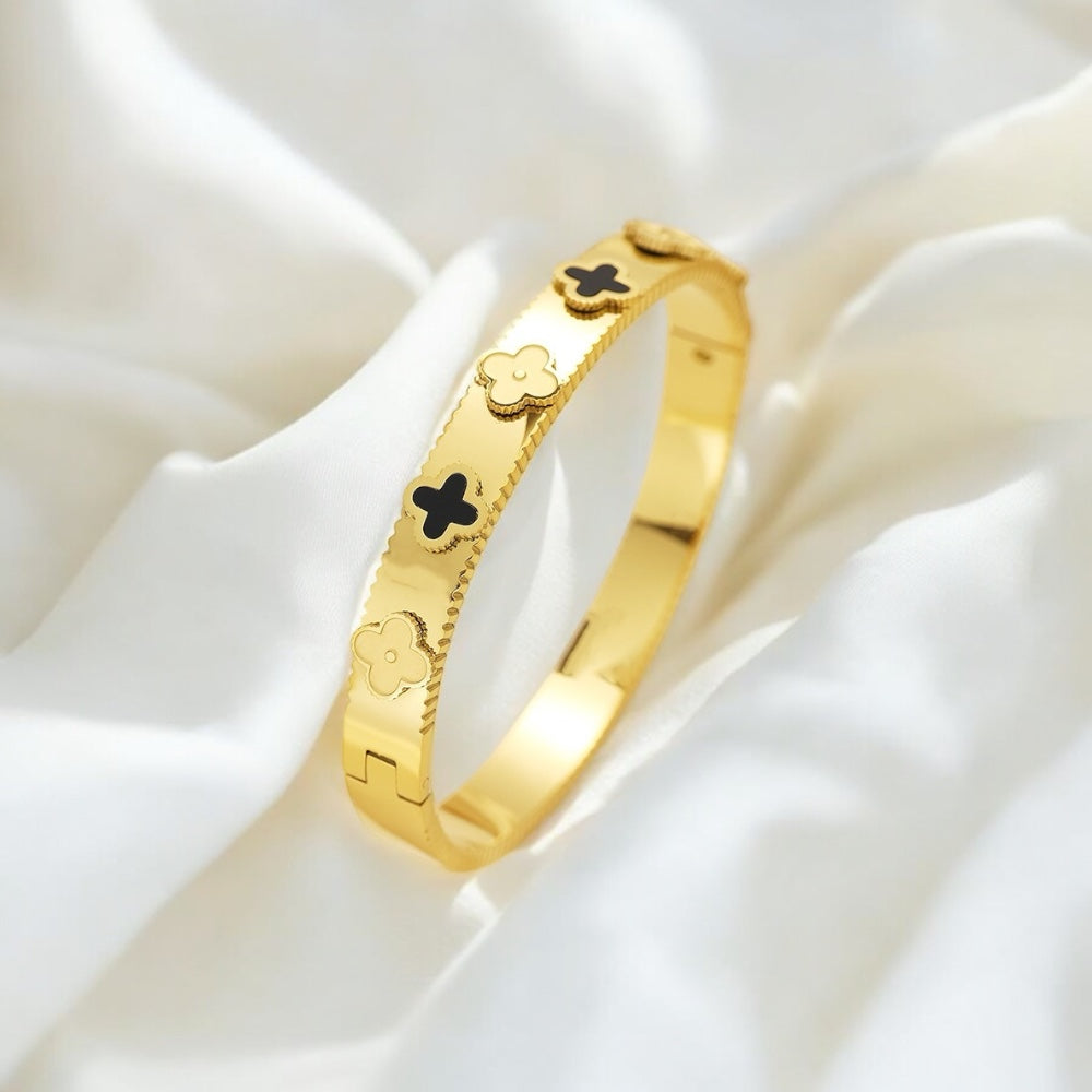 CYNDY CLOVER BANGLE