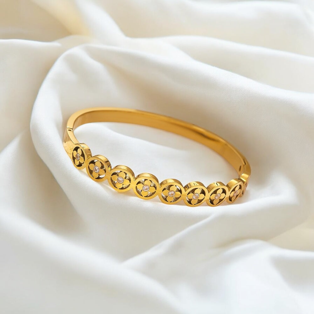EVIE CLOVER BANGLE