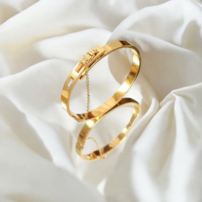 SHINY GOLD BANGLE