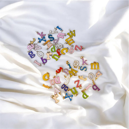 COLOR INITIAL CHARM